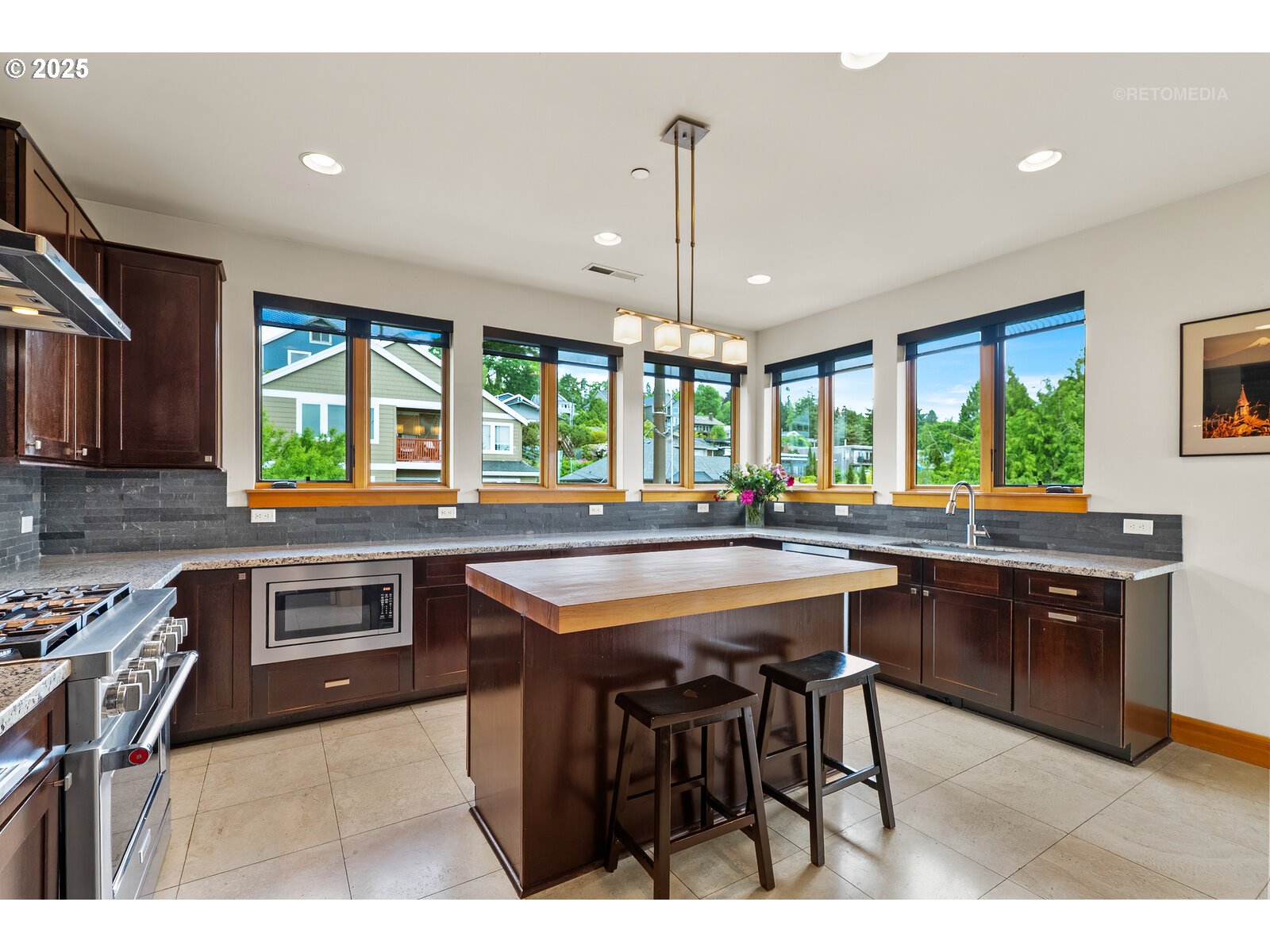 7604 South Hood Avenue Portland, OR 97219 - Photo 12 of 43