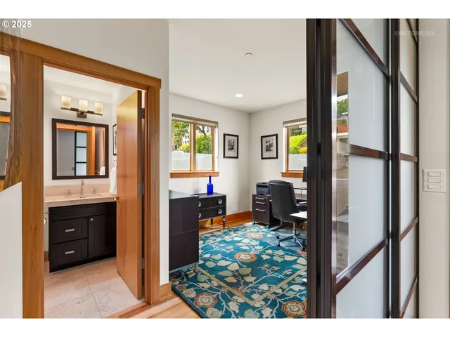$1,085,000 | 7604 South Hood Avenue, Portland, OR 97219