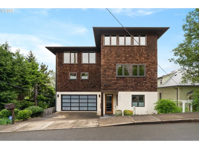 $1,085,000 | 7604 South Hood Avenue, Portland, OR 97219