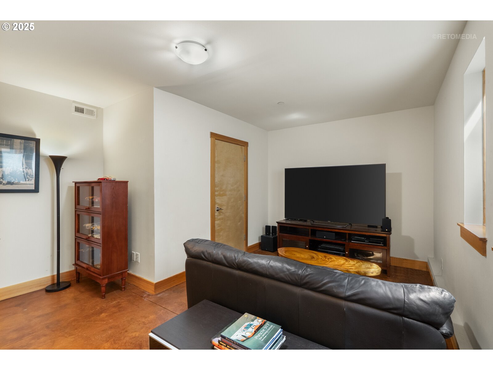 7604 South Hood Avenue Portland, OR 97219 - Photo 31 of 43