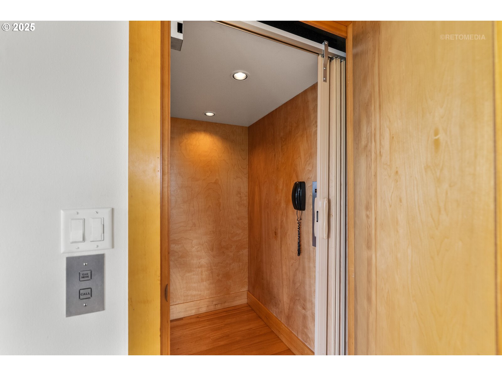 7604 South Hood Avenue Portland, OR 97219 - Photo 33 of 43