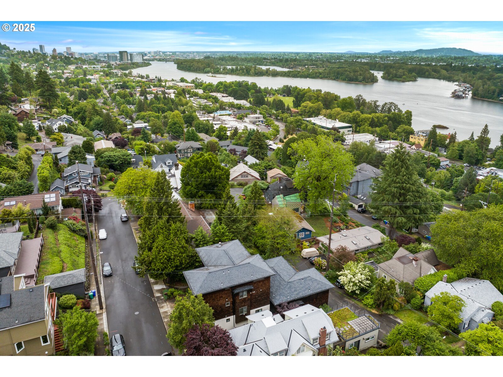 7604 South Hood Avenue Portland, OR 97219 - Photo 35 of 43