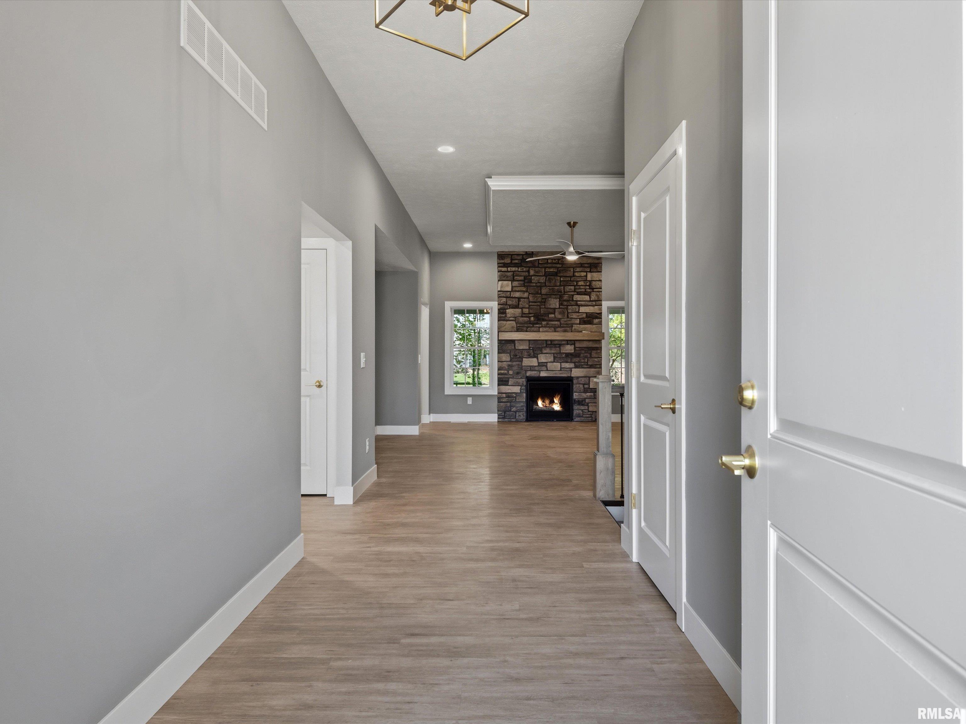 1701 Ambleside Drive Springfield, IL 62711 - Photo 4 of 42