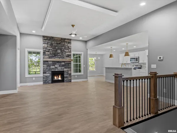 $425,000 | 1701 Ambleside Drive, Springfield, IL 62711