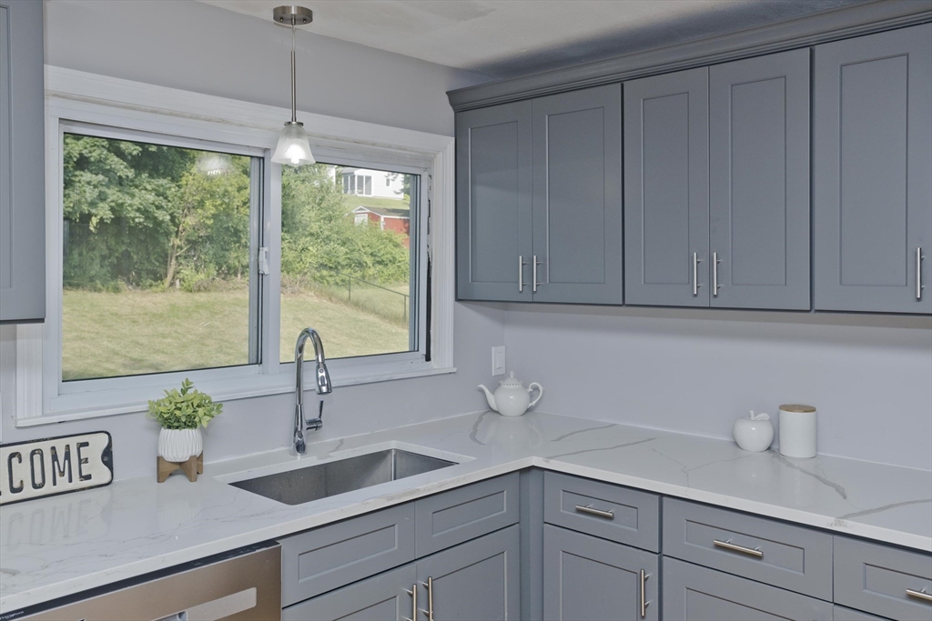 38 Westbrook Road South Hadley, MA 01075 - Photo 13 of 40 Gallery Image 13