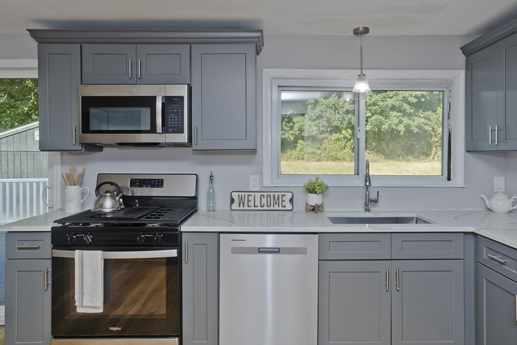 38 Westbrook Road South Hadley, MA 01075 - Photo 14 of 40 Gallery Image 14