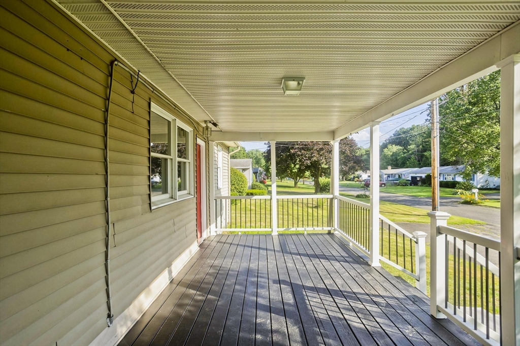 38 Westbrook Road South Hadley, MA 01075 - Photo 3 of 40 Gallery Image 3