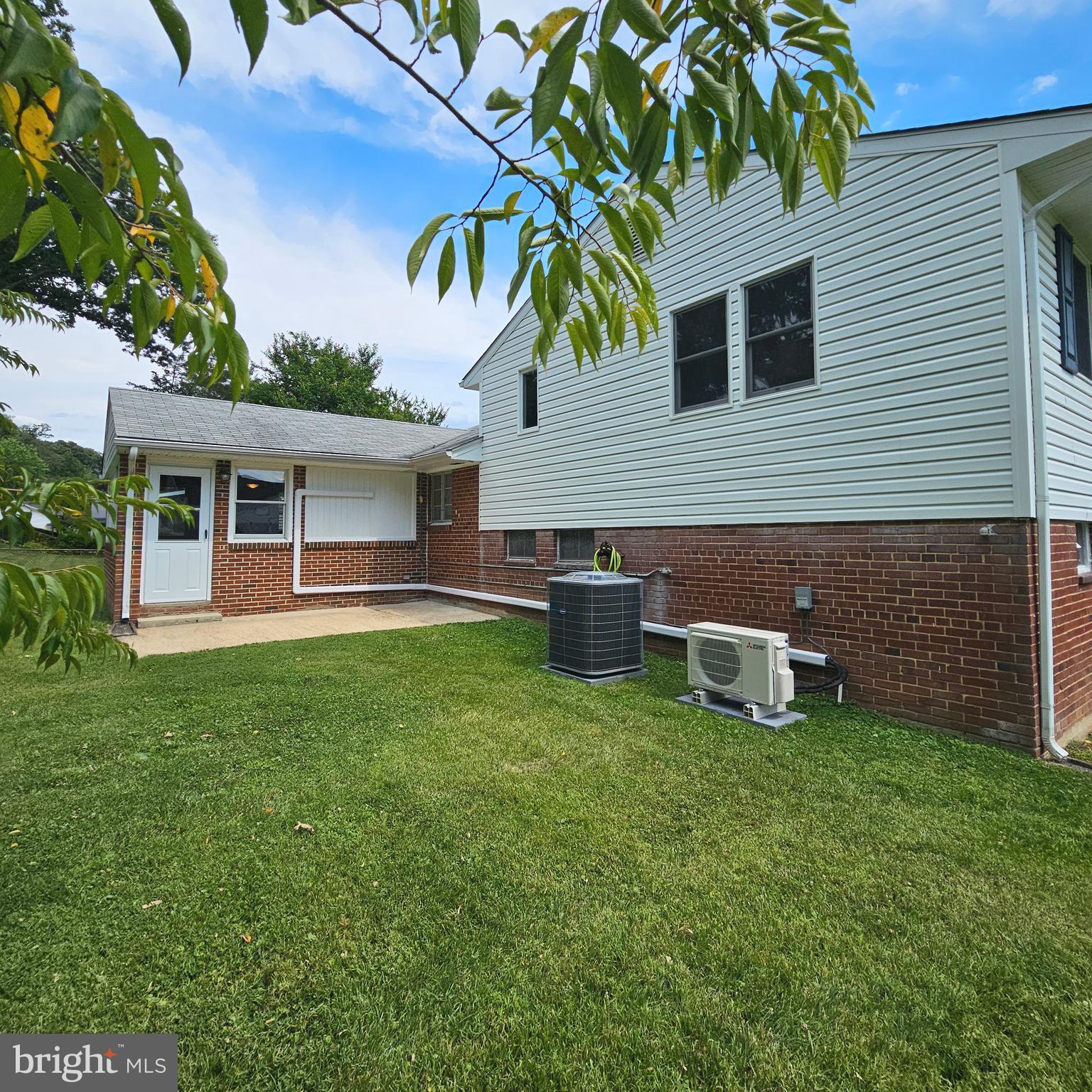 7606 Gresham Street Springfield, VA 22151 - Photo 34 of 36