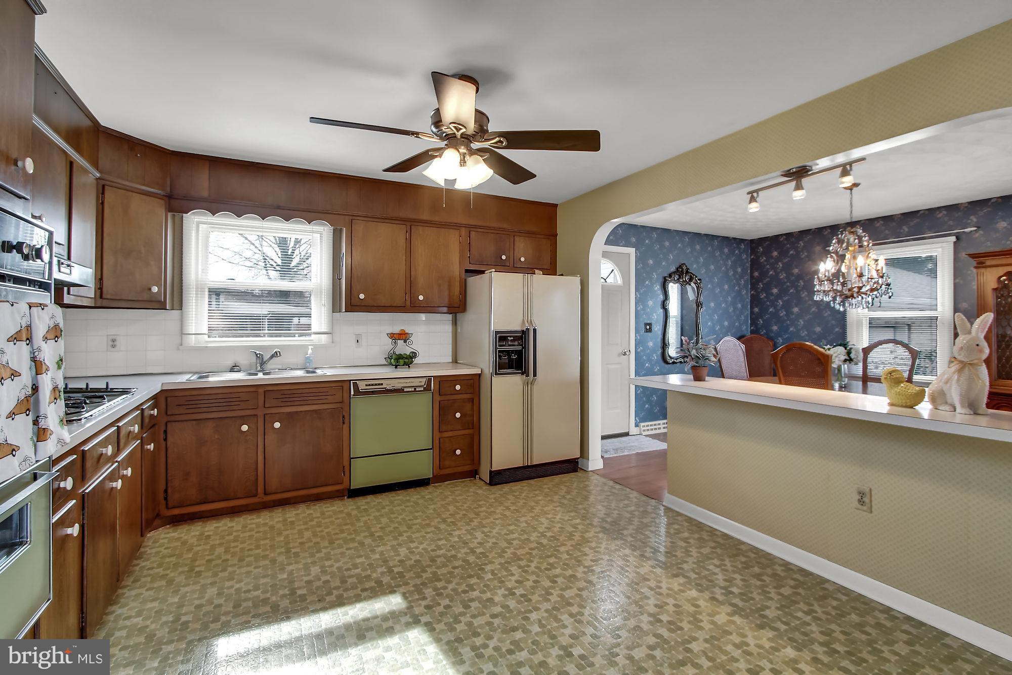 700 Stoverstown Road York, PA 17408 - Photo 14 of 24