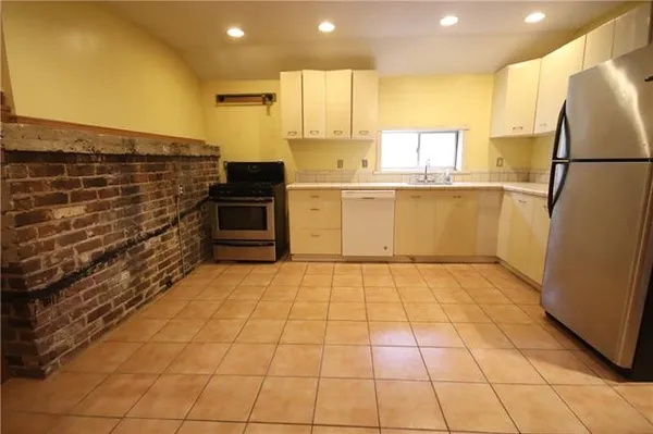 $1,600 | 6117 Magazine Street, Unit C, New Orleans, LA 70118