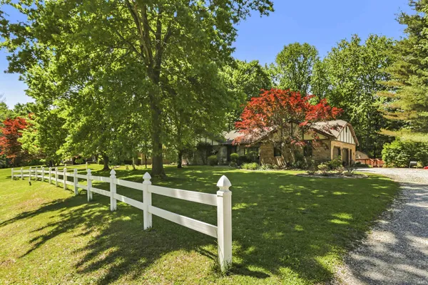 $399,000 | 11200 Ridge Knoll Drive, Evansville, IN 47710