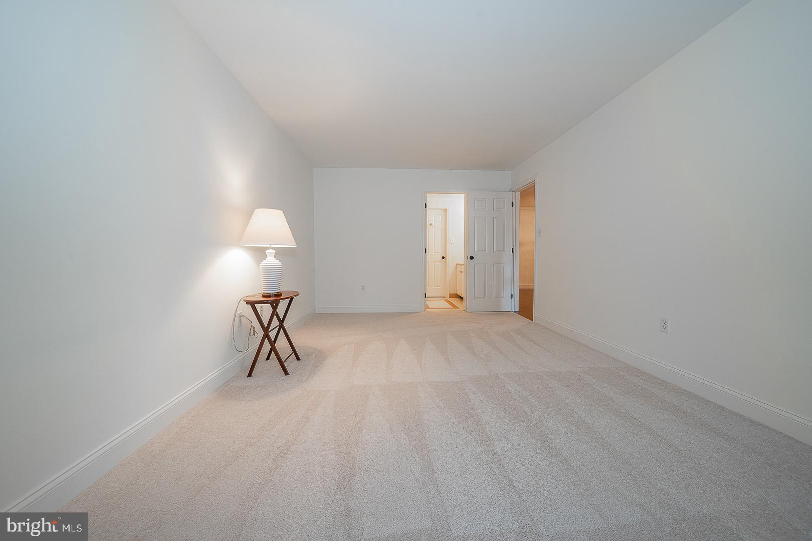 189 Valley Stream Lane Chesterbrook, PA 19087 - Photo 14 of 22 a view of a livingroom and a lamp