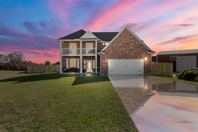 $479,000 | 3226 Royal Palm Drive, Mont Belvieu, TX 77523