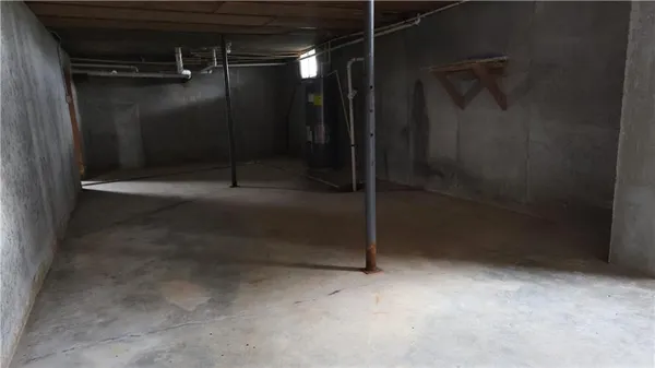 $305,000 | 13975 Northwest 31st Highway, Garnett, KS 66032