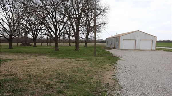 $305,000 | 13975 Northwest 31st Highway, Garnett, KS 66032