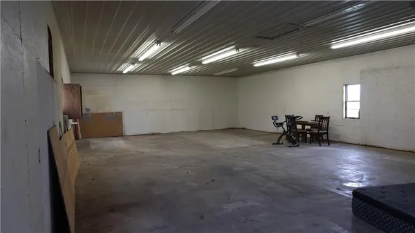 $305,000 | 13975 Northwest 31st Highway, Garnett, KS 66032