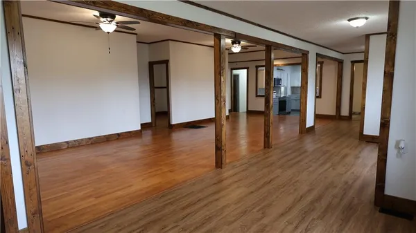 $305,000 | 13975 Northwest 31st Highway, Garnett, KS 66032