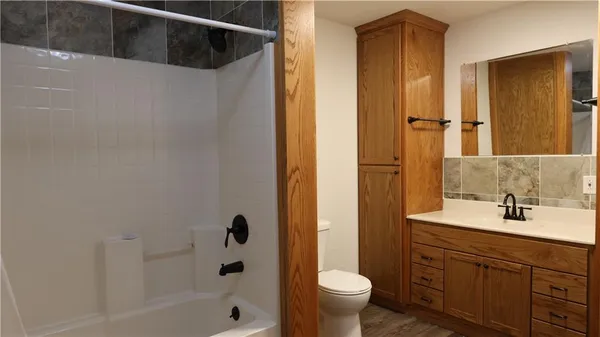 $305,000 | 13975 Northwest 31st Highway, Garnett, KS 66032