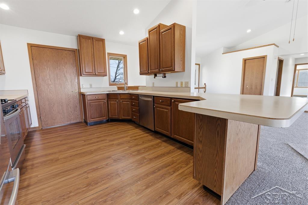 2082 West Parish Road Midland, MI 48642 - Photo 8 of 34 50203778-d8c5c304-81c2-4e52-88e9-fc3e8d031c2e.JPG