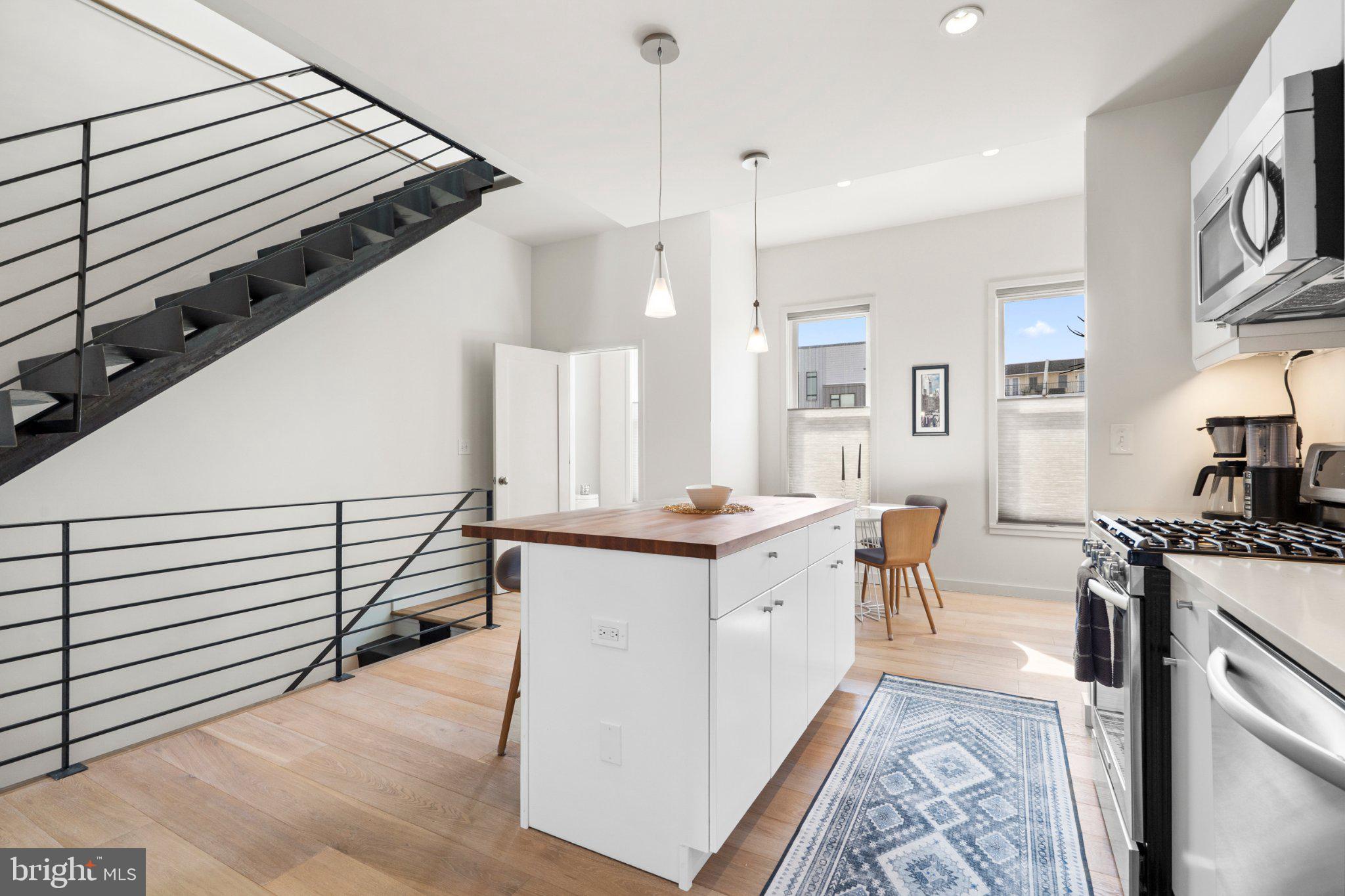 116 League Street Philadelphia, PA 19147 - Photo 9 of 30 Modern elegance meets open space.