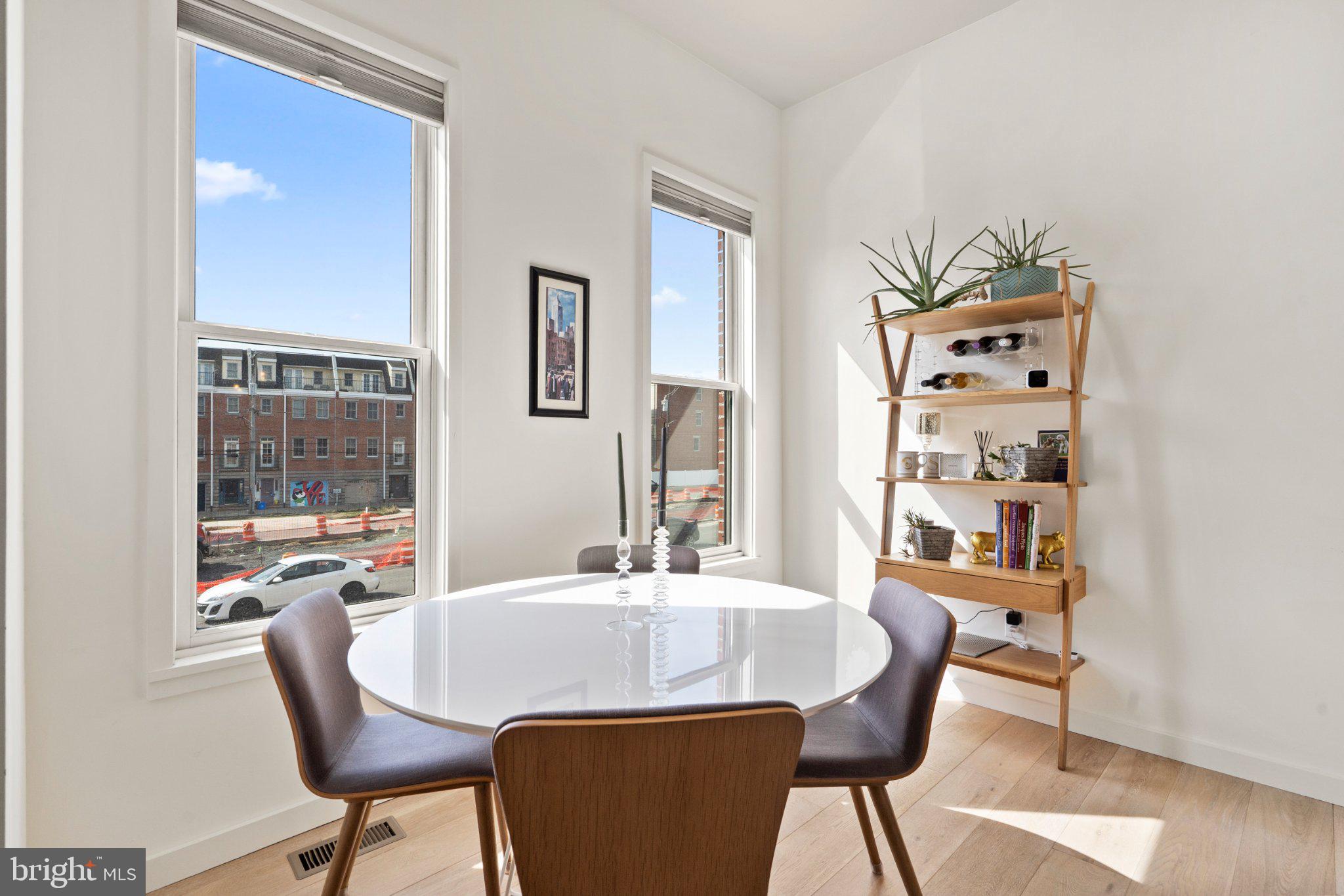 116 League Street Philadelphia, PA 19147 - Photo 10 of 30 Bright dining nook with city views.