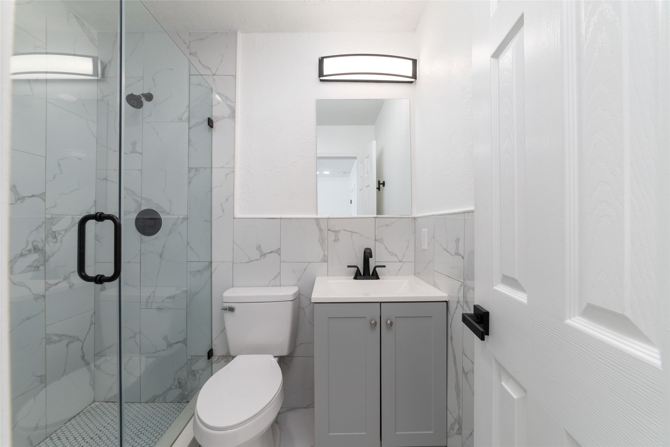 802 East 33rd Street Houston, TX 77022 - Photo 11 of 20 Primary bath with spacious standup shower