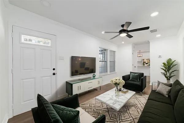 $1,850 | 802 East 33rd Street, Houston, TX 77022