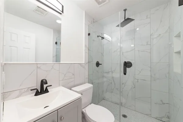 $1,850 | 802 East 33rd Street, Houston, TX 77022