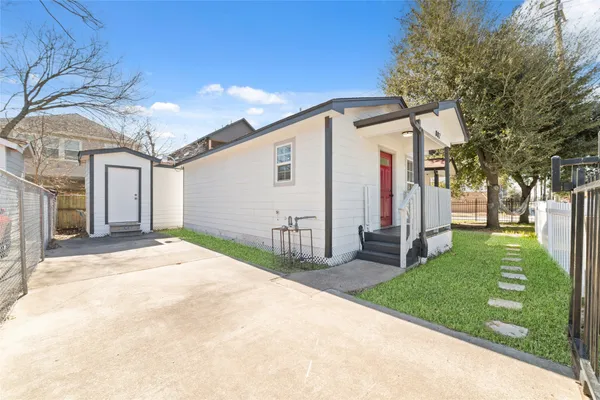 $1,850 | 802 East 33rd Street, Houston, TX 77022