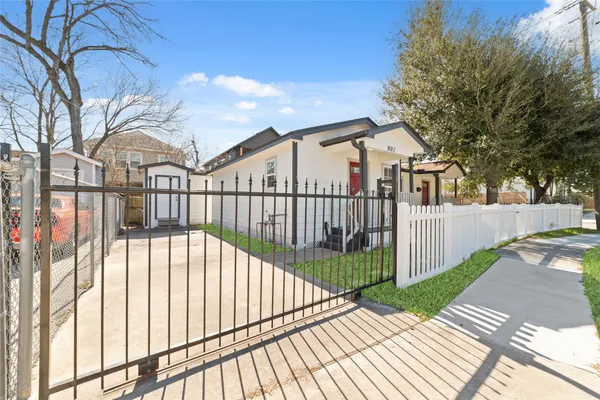 $1,850 | 802 East 33rd Street, Houston, TX 77022