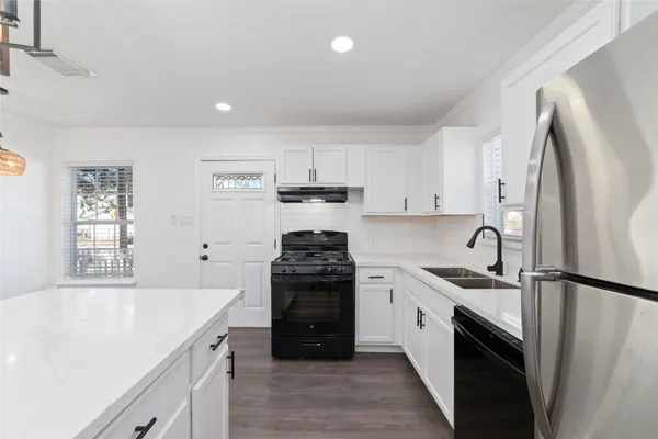 $1,850 | 802 East 33rd Street, Houston, TX 77022