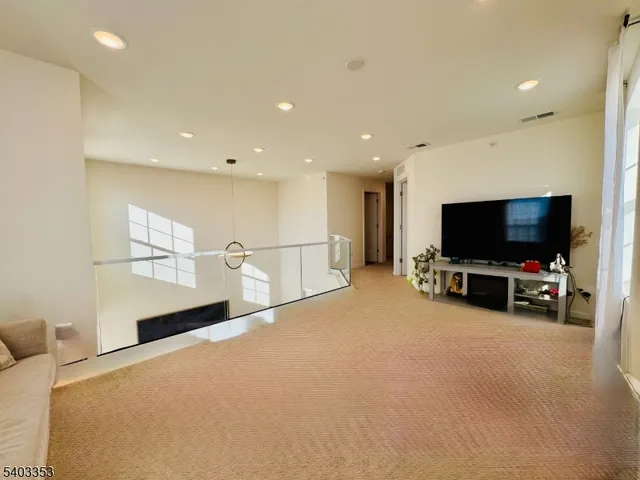 $4,000 | 52 Depot Way, Dunellen, NJ 08812