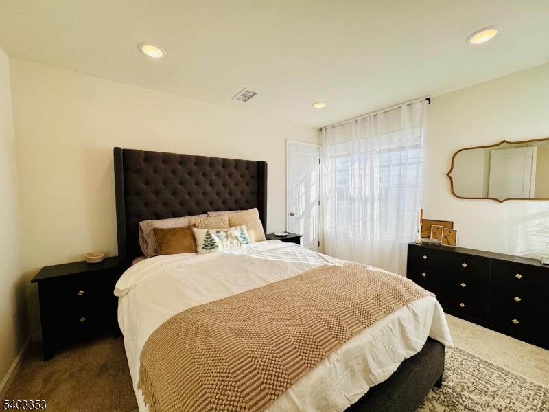 52 Depot Way Dunellen, NJ 08812 - Photo 27 of 50