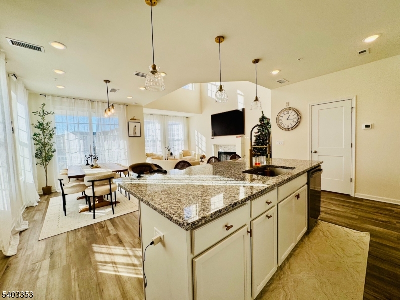 52 Depot Way Dunellen, NJ 08812 - Photo 8 of 50