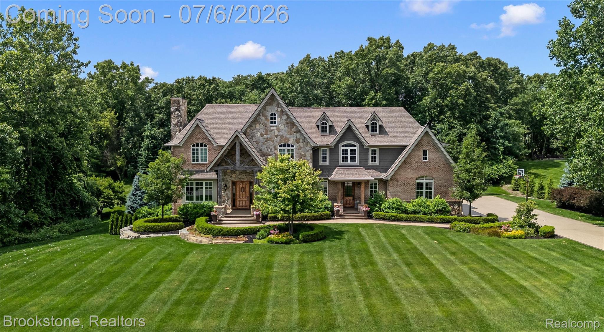 5458 Boulderwood Ridge Clarkston, MI 48348 - Photo 2 of 52 Welcome home!