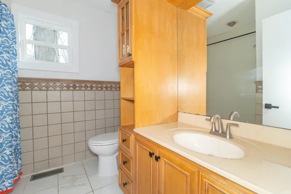 $270,000 | 1127 Hickory Lane, New Castle, IN 47362