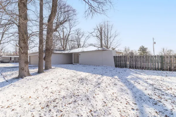 $270,000 | 1127 Hickory Lane, New Castle, IN 47362