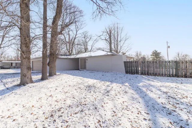 $270,000 | 1127 Hickory Lane, New Castle, IN 47362