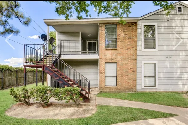 $1,300 | 7200 West T C Jester Boulevard, Unit 2004, Houston, TX 77088