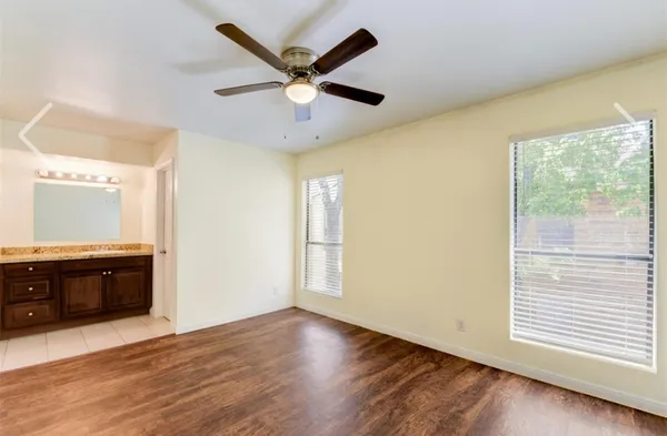 $1,300 | 7200 West T C Jester Boulevard, Unit 2004, Houston, TX 77088