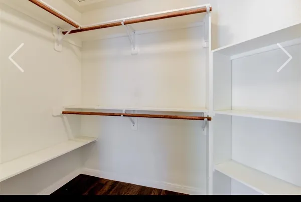 $1,300 | 7200 West T C Jester Boulevard, Unit 2004, Houston, TX 77088