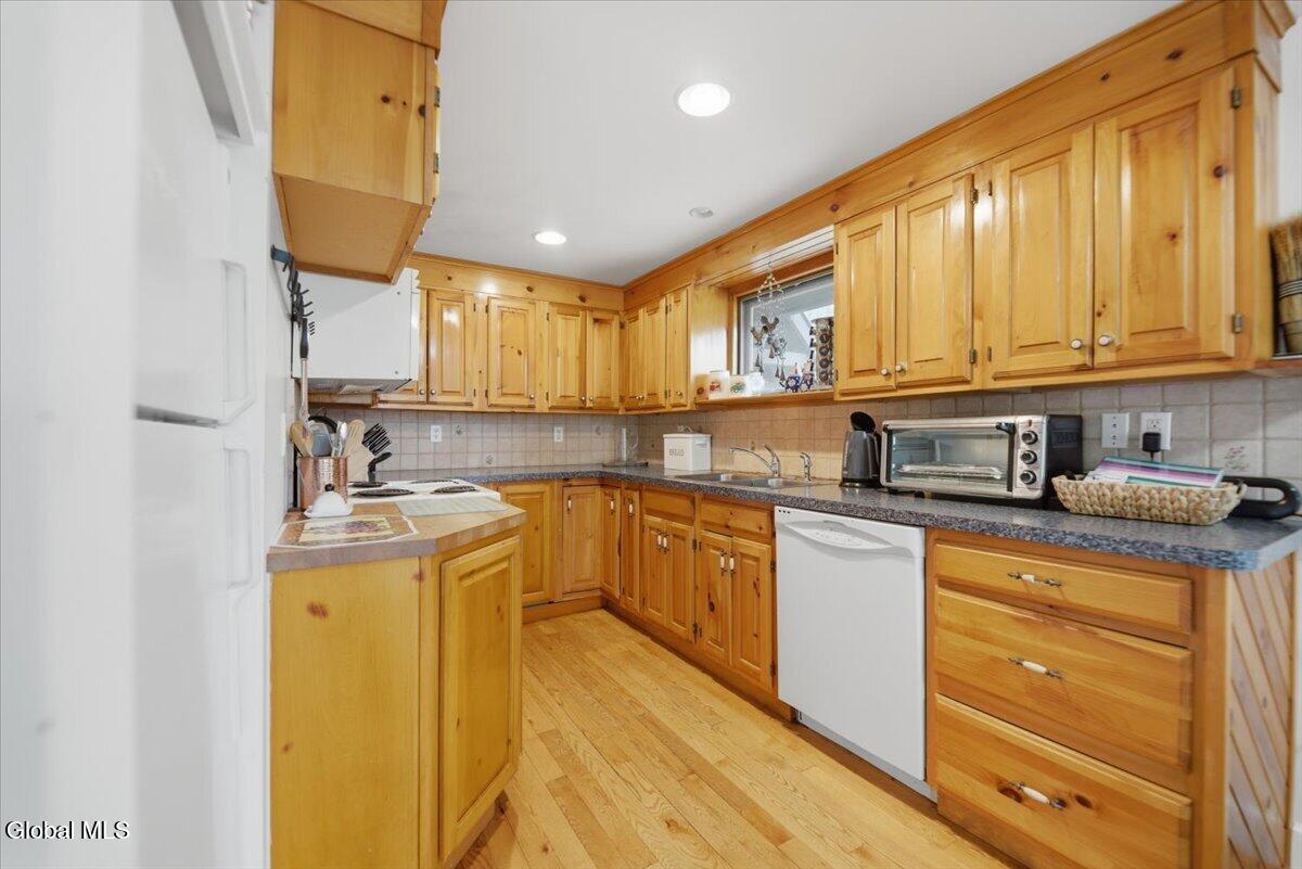 34 Park Road Johnsburg, NY 12843 - Photo 21 of 38 24-008_DSC04087