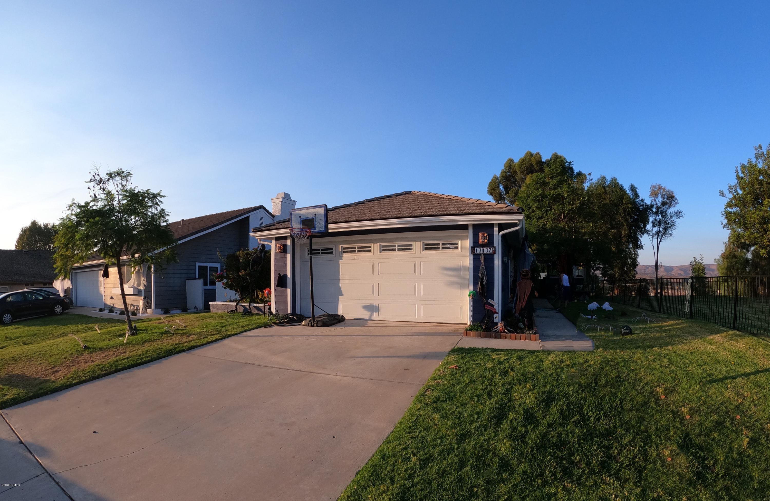 13137 East Millerton Road Moorpark, CA 93021 - Photo 2 of 36 2