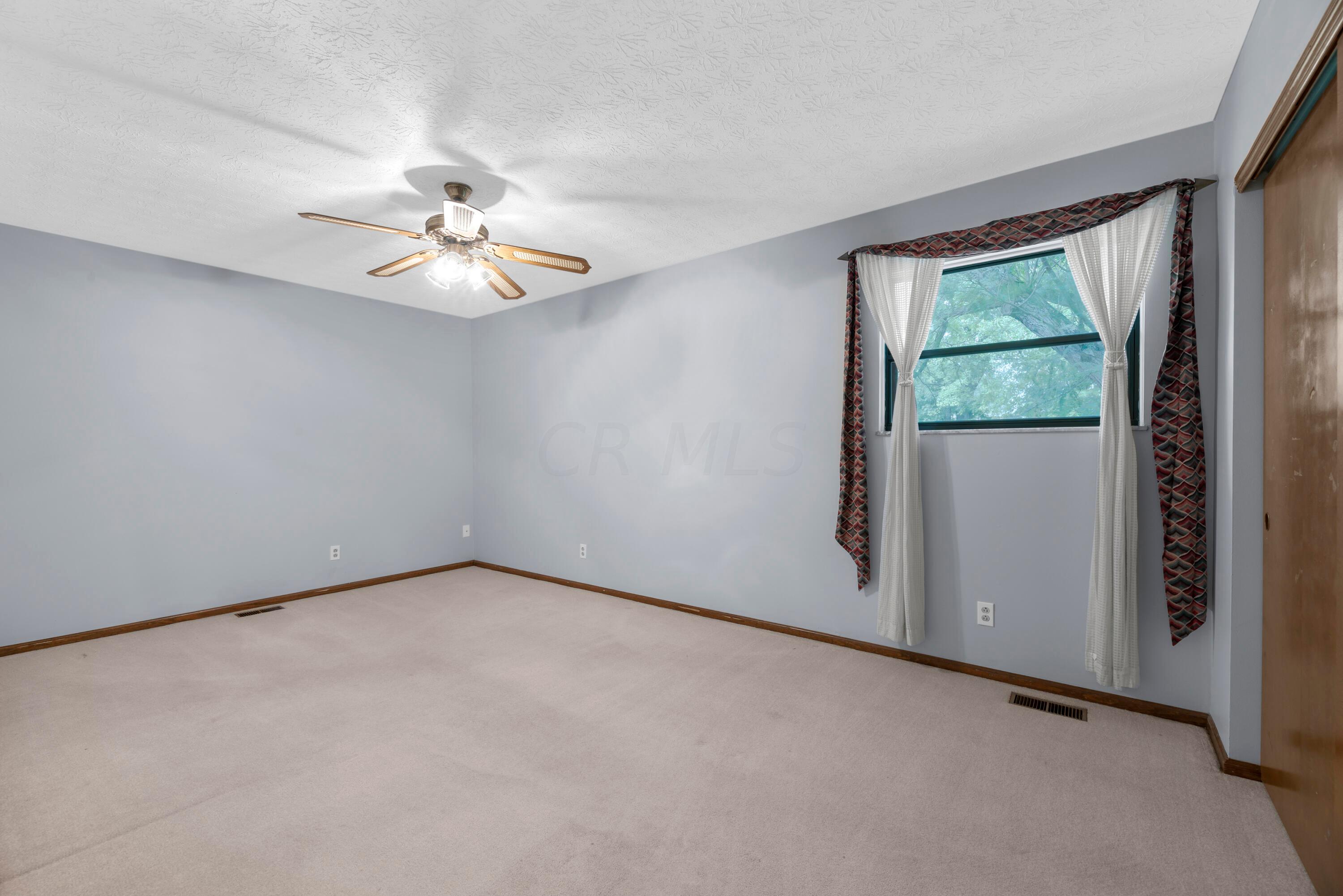 7719 Strathmoore Road Dublin, OH 43016 - Photo 27 of 41 MAR_8610
