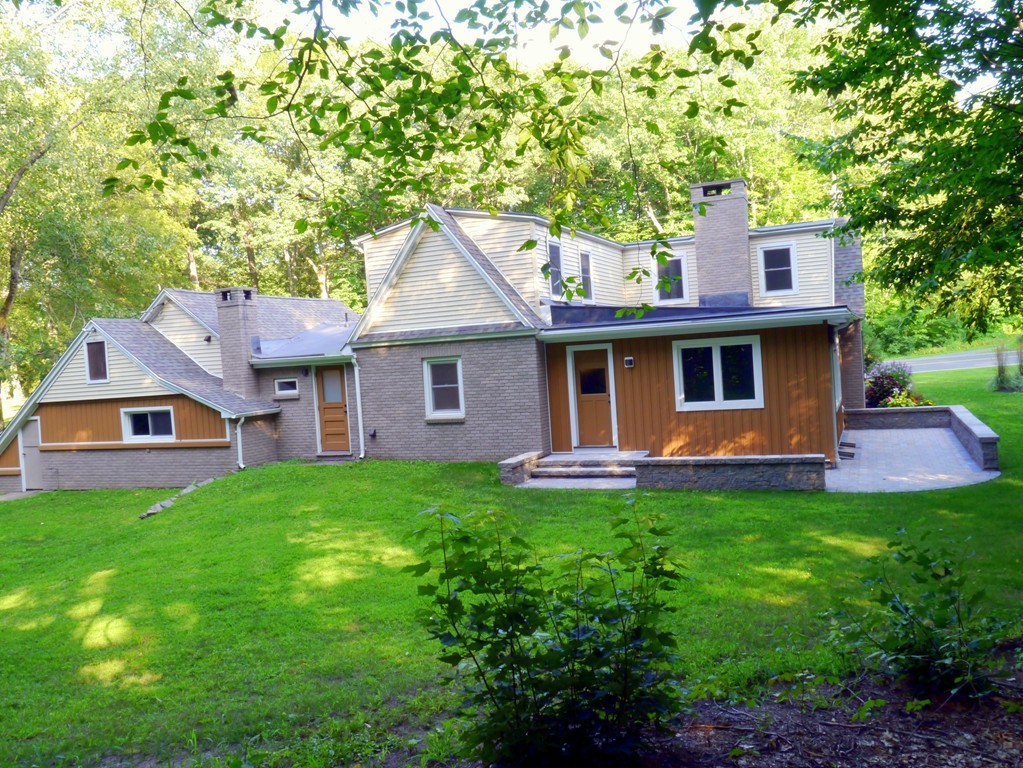 13 Hockanum Road Hadley, MA 01035 - Photo 3 of 28 Gallery Image 3
