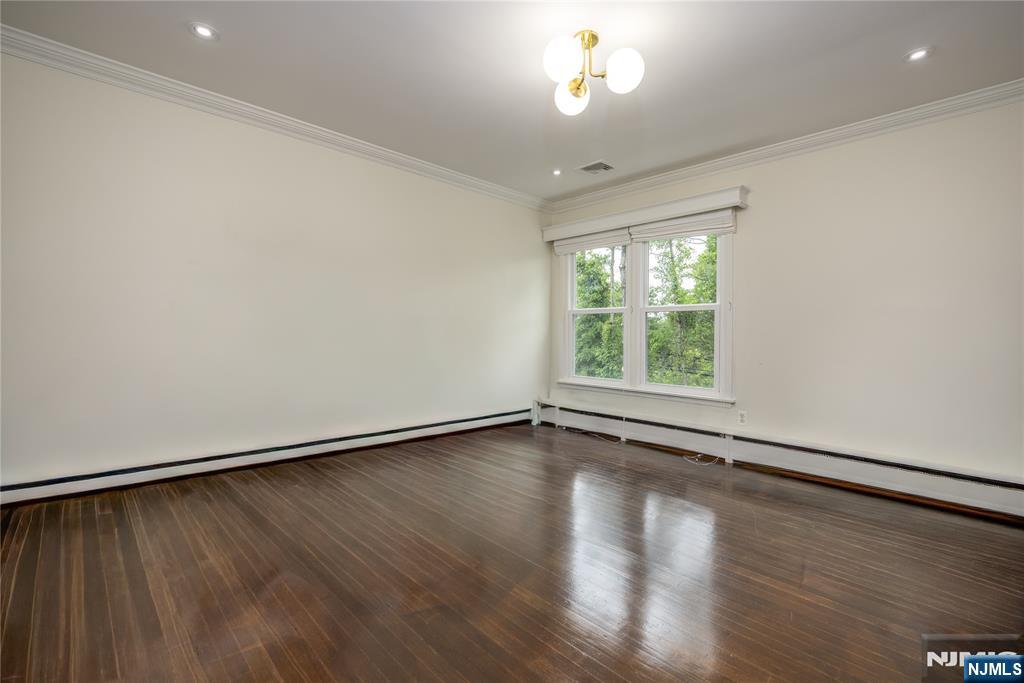11 Gates Place Wayne, NJ 07470 - Photo 25 of 30