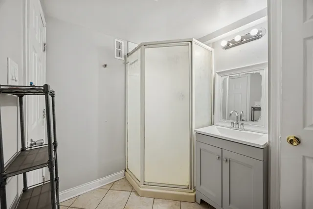 $370,000 | 5533 West 63rd Place, Chicago, IL 60638