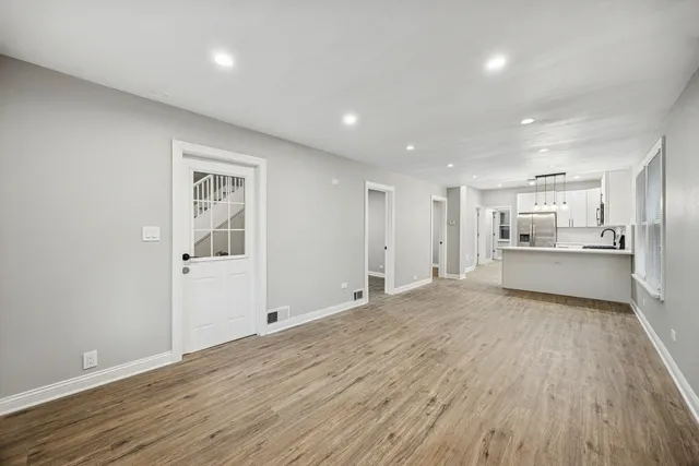 $370,000 | 5533 West 63rd Place, Chicago, IL 60638