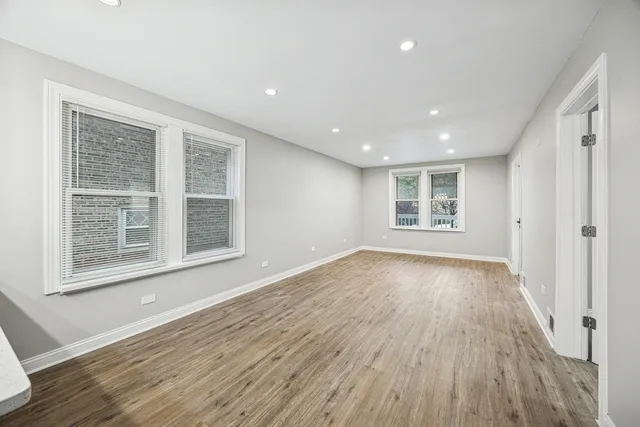 $370,000 | 5533 West 63rd Place, Chicago, IL 60638