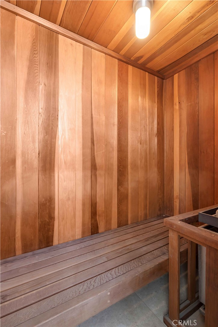 67 Surfside Avenue Surfside, CA 92649 - Photo 41 of 61 Sauna in guest room ensuite